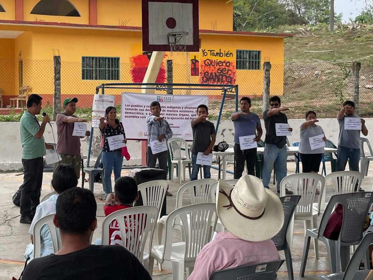 Se conformaron los comités de obra comunitaria de las localidades de Amatlán