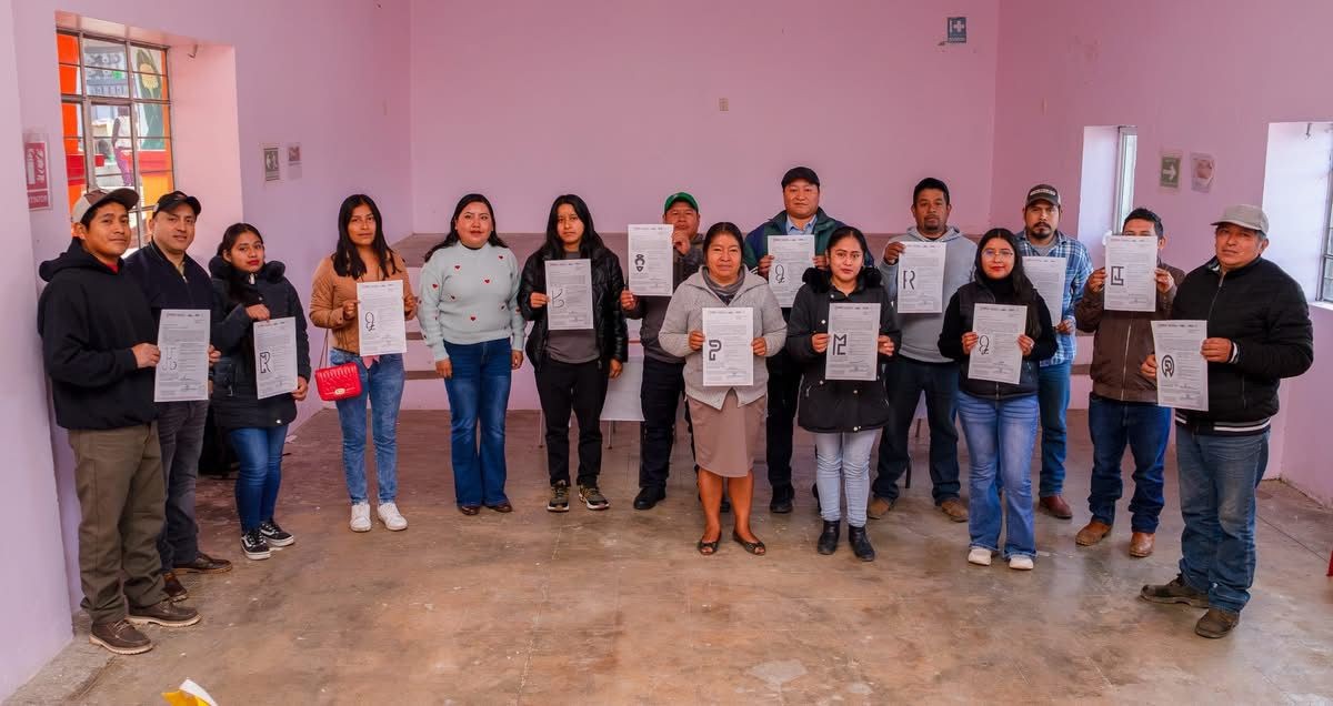 Por primera vez en el municipio de Zoquiapan, se realizó la entrega oficial de la patente de fierro marcador a productores ganaderos