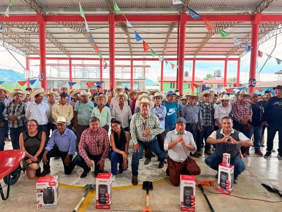Con el firme propósito de reconocer el esfuerzo